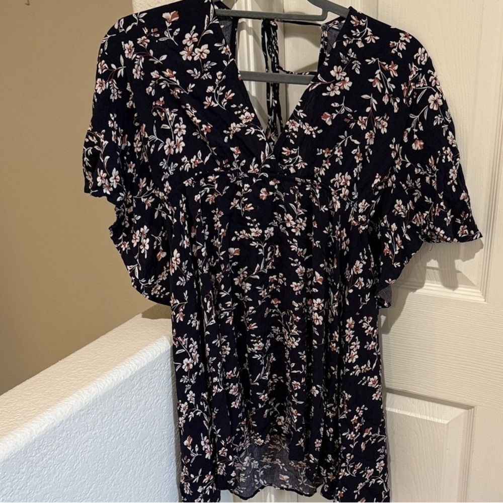 Navy Floral V-Neck Flutter Sleeve Blouse